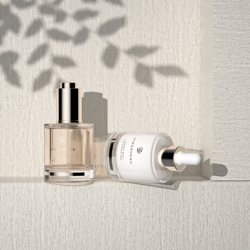 small volume serum container